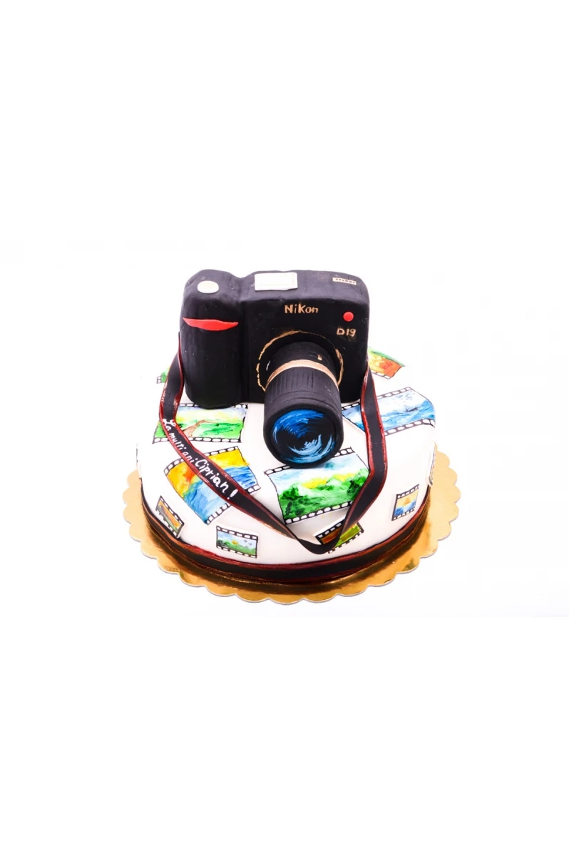 Tort aparat foto pentru Ciprian