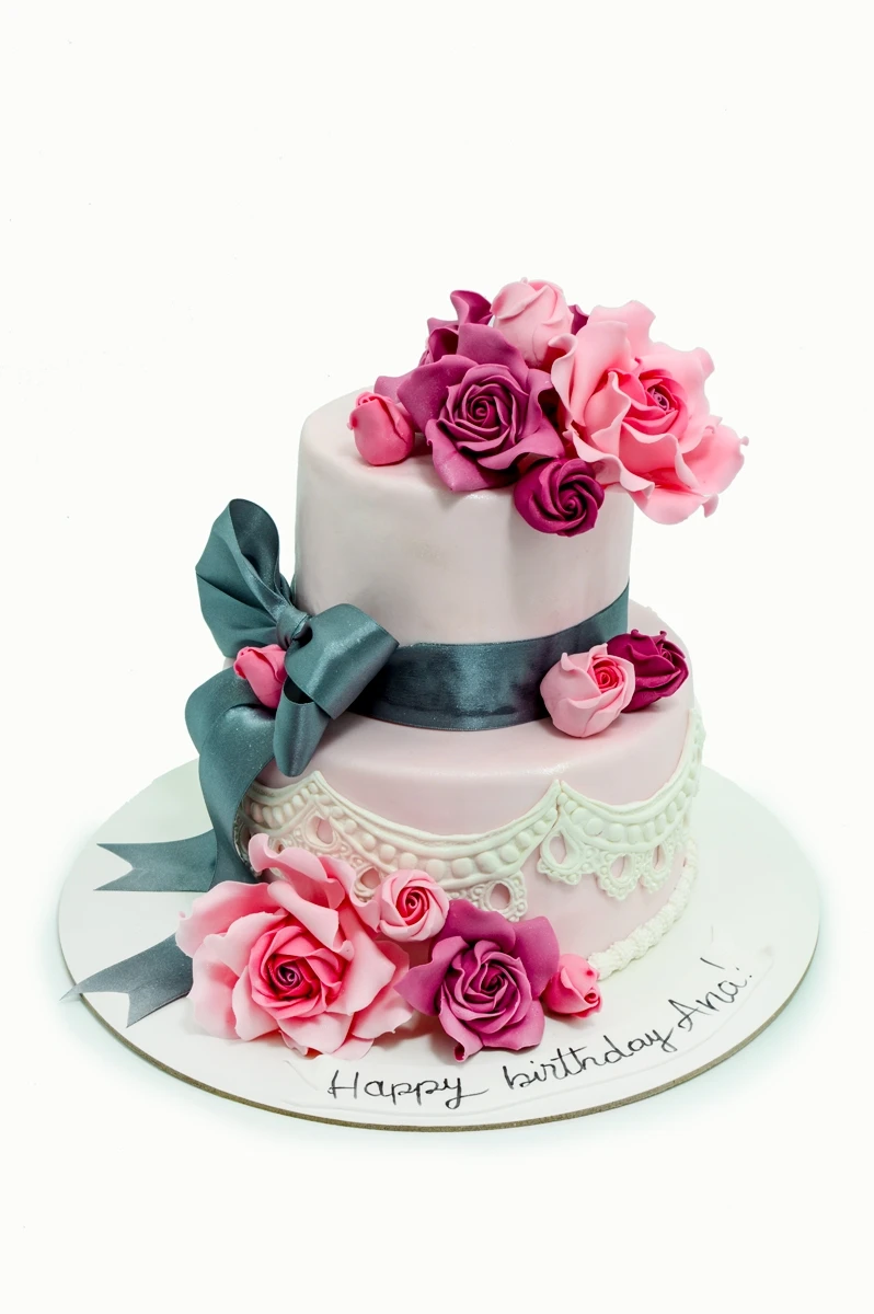 Tort cu Trandafiri Roz